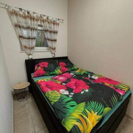 Gartenwohnung Mit Terrasse Und Parkplatz Γκρατς Εξωτερικό φωτογραφία